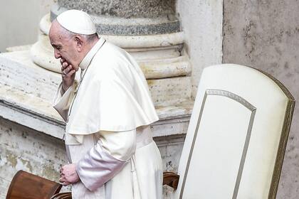 Pope Francis gestures during a limited public audience at the San Damaso courtyard in The Vatican on September 30, 2020 during the COVID-19 infection, caused by the novel coronavirus. (Photo by Filippo MONTEFORTE / AFP)