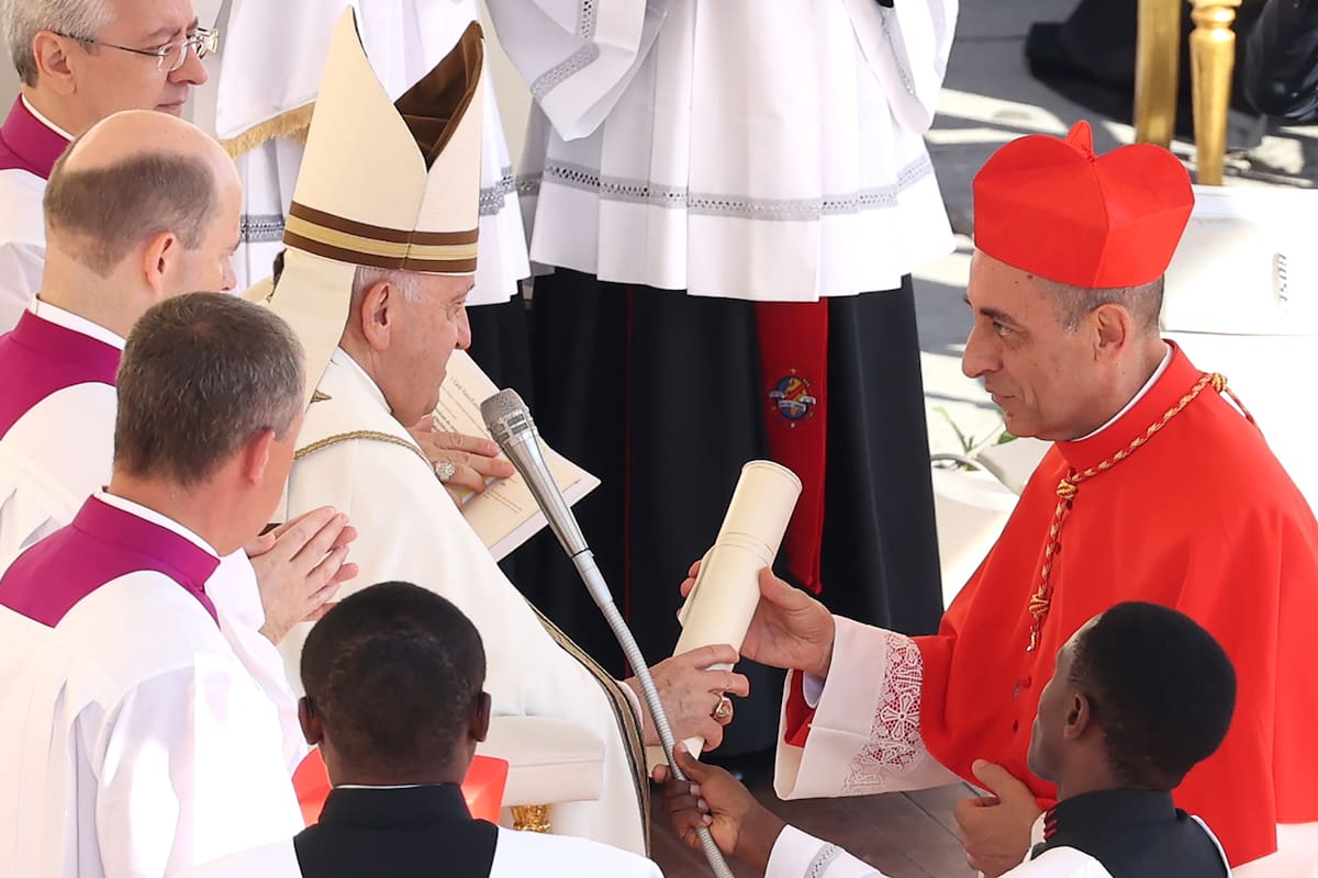 Pope Francis; papa Francisco; Víctor Manuel Fernández; Tucho; Mundo