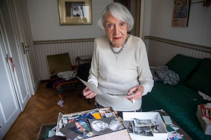 Poppi Aparicio Arguello de 87 años, histórica editora durante 50 años de la Guía Social, la guía de teléfonos de la alta sociedad.