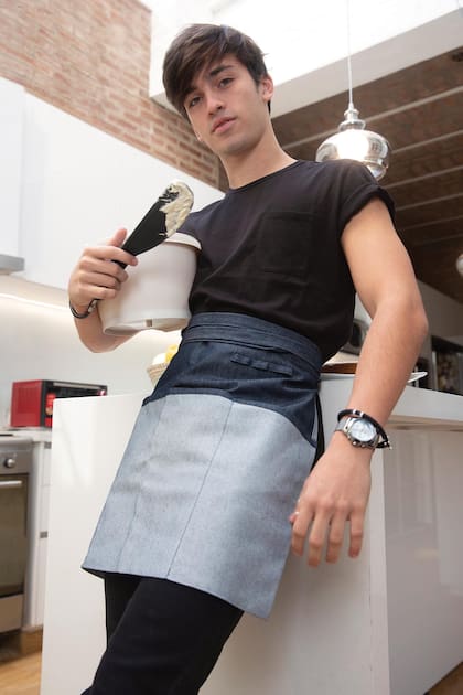 Por ahora el “centro de operaciones” de Tomás es la cocina de la casa de Palermo que comparte con su mamá, con Ramiro Ponce de León –actual pareja de la actriz– y con sus hermanos Juan y Felipe.