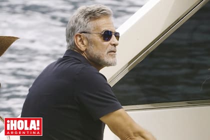 Por años, George Clooney fue el soltero de oro de Hollywood. Hoy, casado felizmente y orgulloso de sus hijos, es el "capitán" de unos días a puro descanso y diversión.