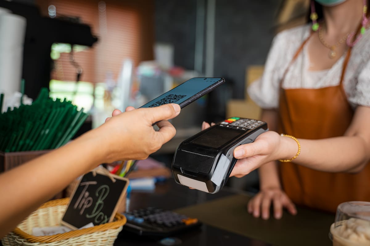 Por cada peso en efectivo que circula en la economía, hay $2,35 que lo hacen de forma digital