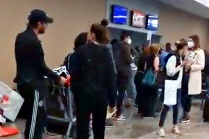 Por conflictos gremiales en Aeroparque, los pasajeros no reciben sus valijas
