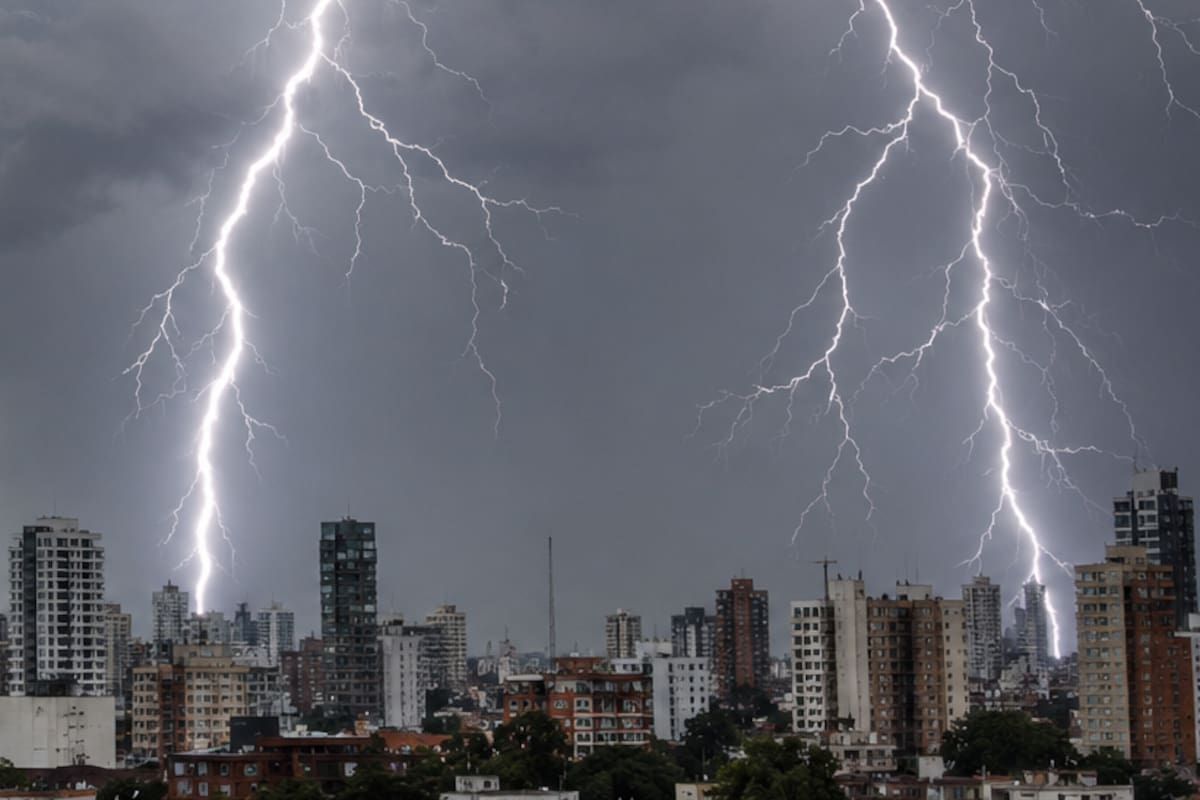 Por delante del frente aumentará el ingreso de aire cálido y húmedo