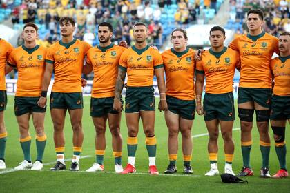 Por designio del fixture, los australianos juegan como "visitantes" en su país; en este caso cantan su himno nacional en Gold Coast.