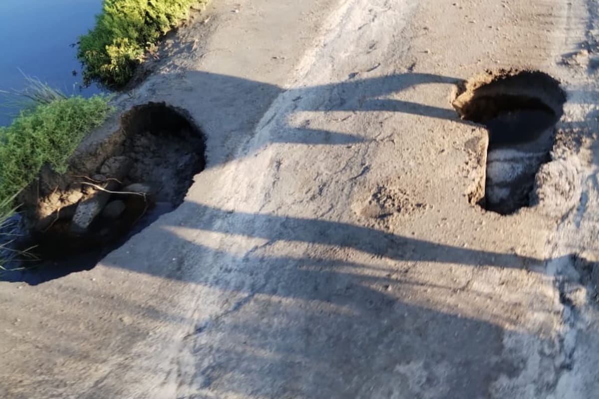 Por el aumento de tránsito de camiones explican que se dañaron las alcantarillas