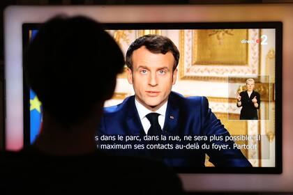 Por el coronavirus, Francia limita el tránstito de personas