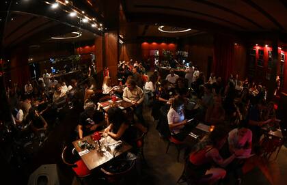 Por el escenario del club pasan artistas locales e internacionales