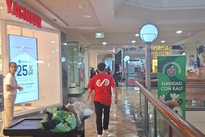 Por el fuerte temporal, se inundaron sectores del Unicenter