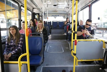 La aceleración de la inflación llega a pesar de que el Gobierno mantiene congelados las tarifas de algunos servicios, como los colectivos en el AMBA