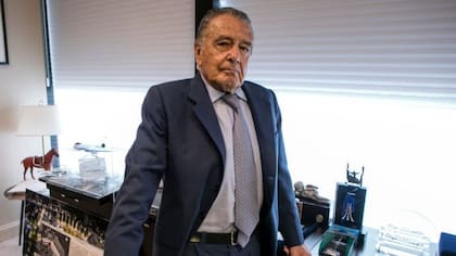 Por fuera de sus inversiones más conocidas como la Corporación América y Aeropuertos Argentina 2000, el empresario Eduardo Eurnekian también es accionista de TGN, donde es socio de Paolo Rocca