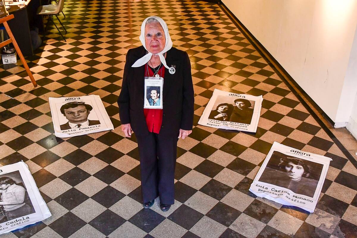 Por iniciativa del Grupo de Reporteros Gráficos del 81 y con el auspicio de la Legislatura porteña, fue descubierta una placa en la sede porteña de la Asociación de Reporteros Gráficos de la República Argentina