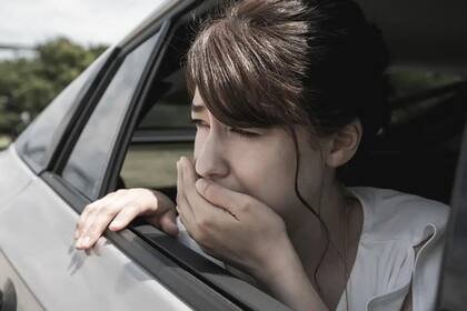 Por la cinetosis dos de cada tres personas sufren mareos cuando viajan en auto