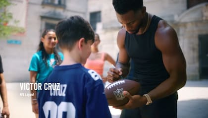 Por La Cultura es una campaña que realiza la NFL para destacar el talento latino dentro de la liga de fútbol americano e incentivar a las generaciones más jóvenes (YouTube/NFL)