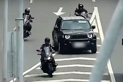 Por la General Paz, a toda velocidad y durante cinco kilómetros, para detener a un rodado con pedido de secuestro