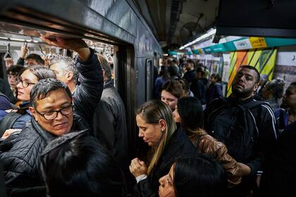 Por la medida de la CATT (Confederación Argentina de Trabajadores del Transporte) habrá liberación de molinetes este lunes