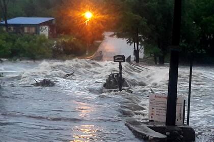 Por las intensas lluvias hay fuertes crecidas en Villa Carlos Paz