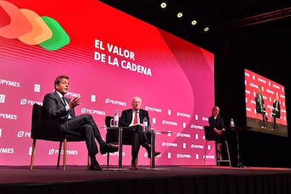 "Por las reiteradas crisis, el cepo lo tuvieron que poner gobiernos de distinto color político", dijo el ministro de Economía, Sergio Massa, quien dialogó junto a Paolo Rocca, titular del Grupo Techint