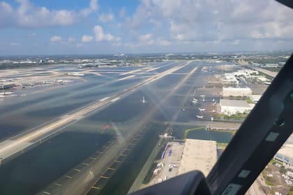 Por más de 24 horas, el aeropuerto debió suspender operaciones por inundación en las pistas