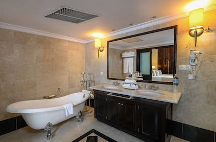 Por más sencilla que parezca, cada habitación del hotel Saratoga tiene lo suyo