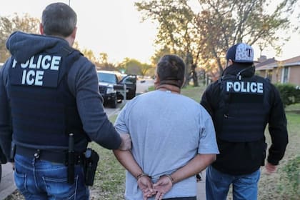 Por miedo a ser arrestado por el ICE, Morrison regresó a Irlanda
