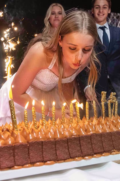 Por pedido especial de la cumpleañera, el menú estuvo coronado por una espectacular chocotorta, que es su postre favorito.