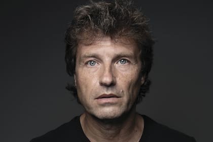 "Por primera vez, en una fiesta y a metros mío, vi un disc jockey. Fue como si un ovni hubiera descendido en el lugar en el que jugaba todos los días", recuerda.