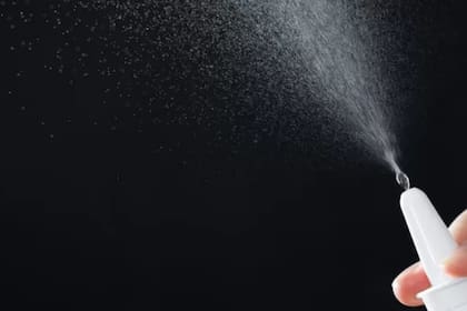 Por primera vez, la Administración de Alimentos y Medicamentos de Estados Unidos (FDA) aprobó una vacuna contra la gripe en aerosol nasal para autoadministración