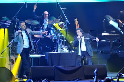 Por primera vez, los dos ídolos de la canción se presentaron juntos en un escenario