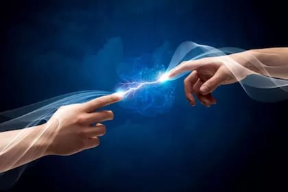 Por qué a veces “te dan corriente” y qué sucede en el cuerpo