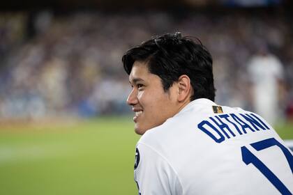 ¿Por qué el mánager de los Dodgers Dave Roberts pide a fanáticos de Lakers que no 'toquen' a Ohtani?