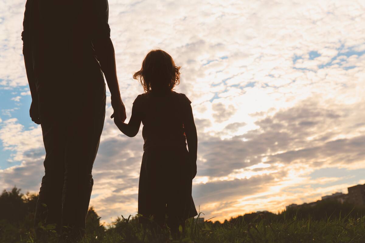 Por qué es importante dar tiempo para crecer y el rol de los adultos frente a una sociedad que no espera