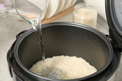 Por qué es necesario lavar el arroz antes de hervirlo