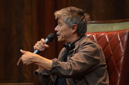 “¿Por qué estoy haciendo esto? ¿Qué pensarán mis hijos de mí?”, se preguntaba mientras escribía "El adversario"