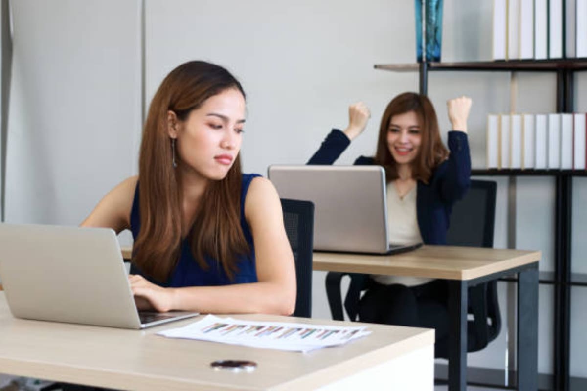 Por qué la envidia nos hace daño y cómo hacer para dejarla de lado