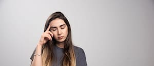 Por qué olvidamos el nombre de las personas en plena charla, según la psicología