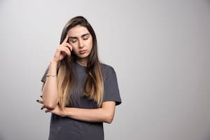Por qué olvidamos el nombre de las personas en plena charla, según la psicología