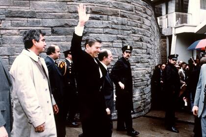 Por qué Ronald Reagan decidió hacer una amnistía para regularizar a tres millones de migrantes en EE. UU.