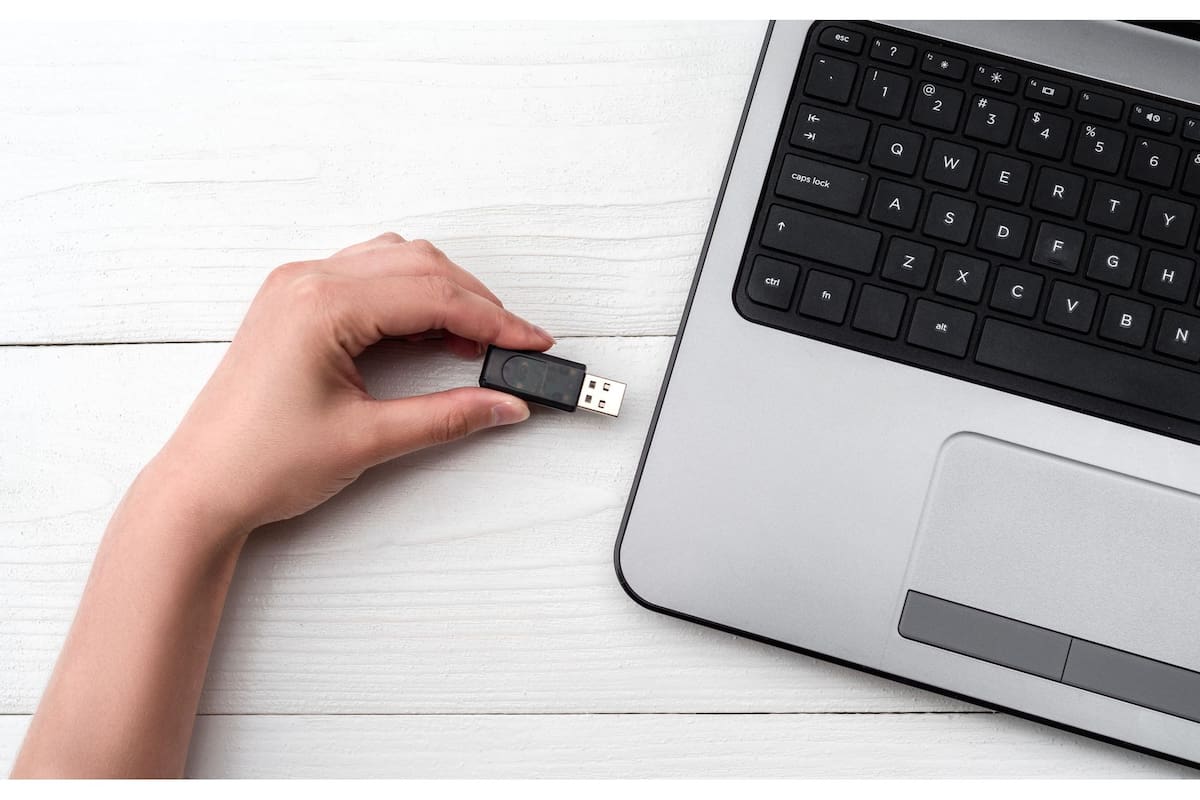 Por qué siempre hay que probar con otro USB, qué buscan los delincuentes en nuestras computadoras, cómo hacer para que el teléfono no colapse en un par de meses y mucho más