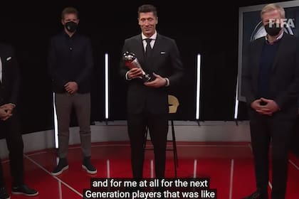 Por segundo año consecutivo, Lewandowski ganó el premio al mejor jugador del mundo