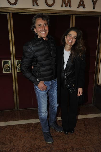 Por supuesto, al regreso de Gustavo Bermúdez al teatro no podía faltar su gran compañera: Verónica Varano