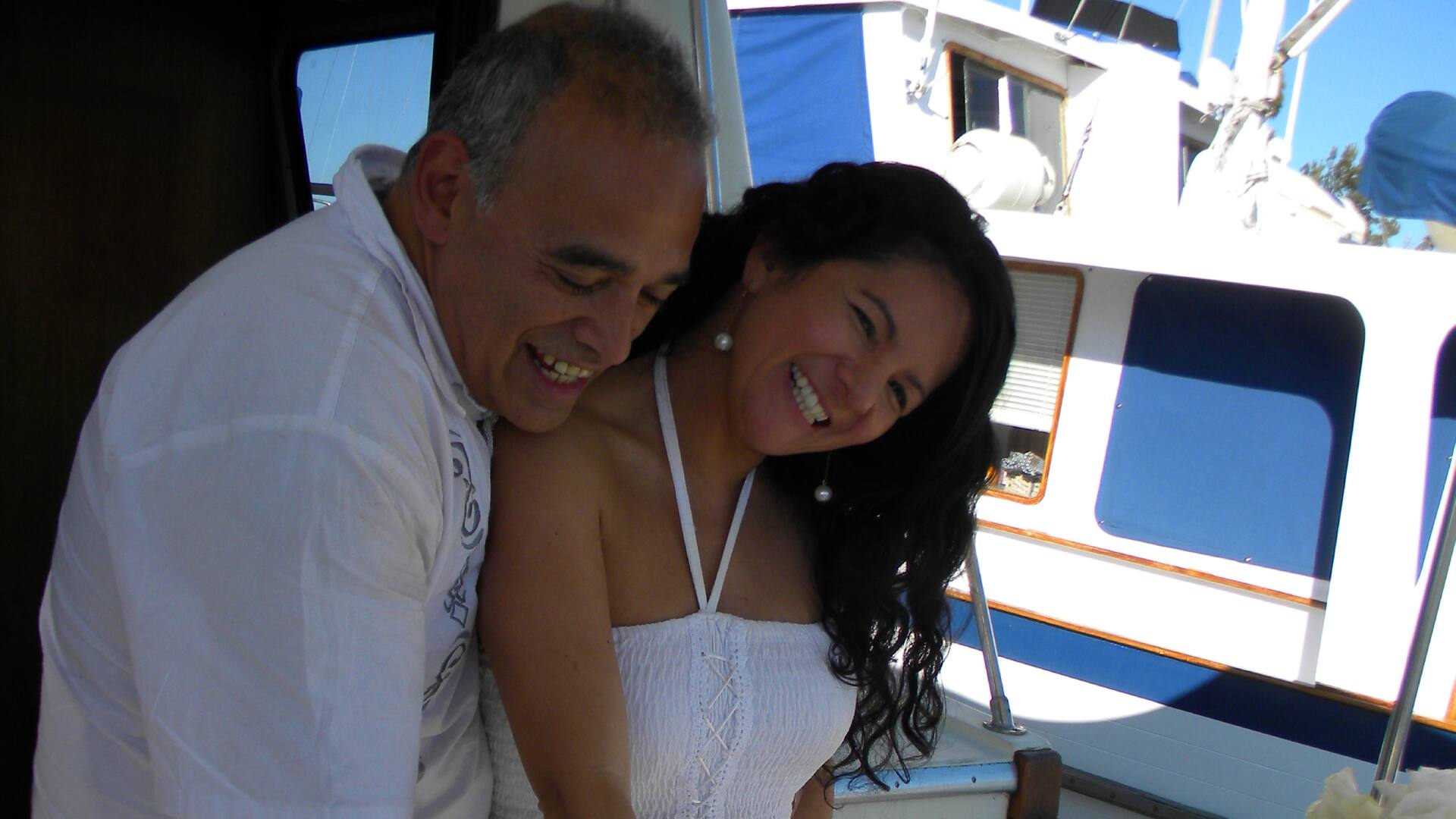 Por tierra y por mar, salió a encontrar a su amor.