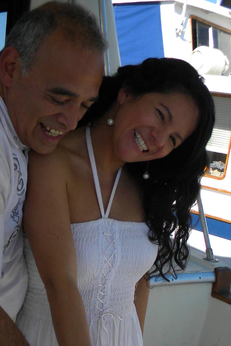 Por tierra y por mar, salió a encontrar a su amor.