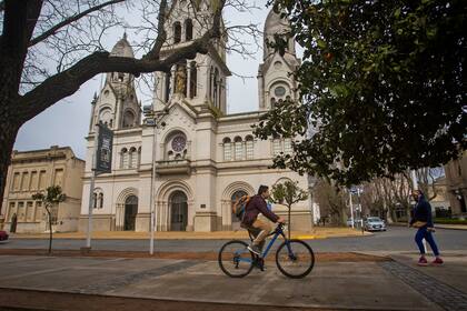 Por un brote de 19 casos del nuevo coronavirus en un geriátrico, Tandil suma restricciones