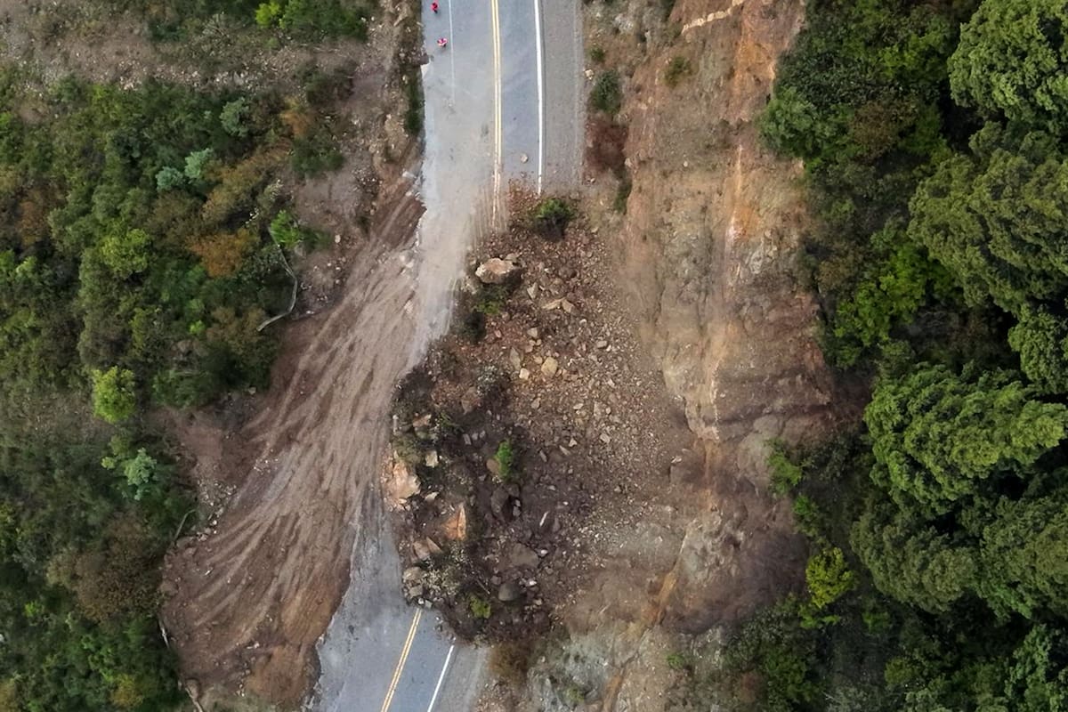 Por un derrumbe se encuentra cerrada la ruta 40 a la altura del Camino de los Siete Lagos