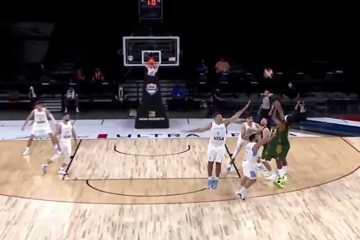 Por un triple de Patty Mills en el último segundo Argentina se llevo una derrota en el encuentro frente Australia.