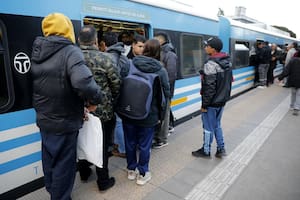 Por una medida de fuerza gremial los trenes circulan a 30 kmh, el tren Sarmiento tiene una demora de al menos 45 minutos.