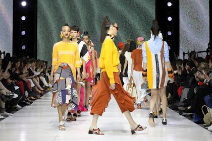 Porque #estamosdondeempiezalaprimaveraverano los desfiles de temporada que estrenaron diseños originales, como el de Mishka