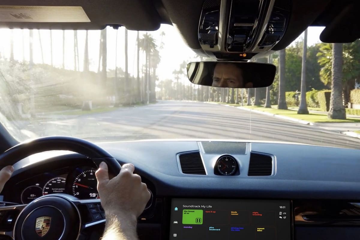 Porsche prepara un sistema que ofrece una lista canciones según el tipo de manejo del conductor