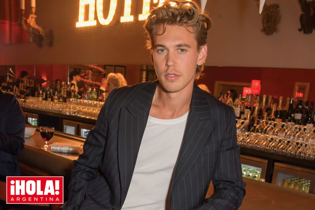 Porte de modelo. Austin Butler mide 1,83 metros, tiene ojos verdeazulados y pelo rubio. Algunos lo comparan con un joven Leo DiCaprio.